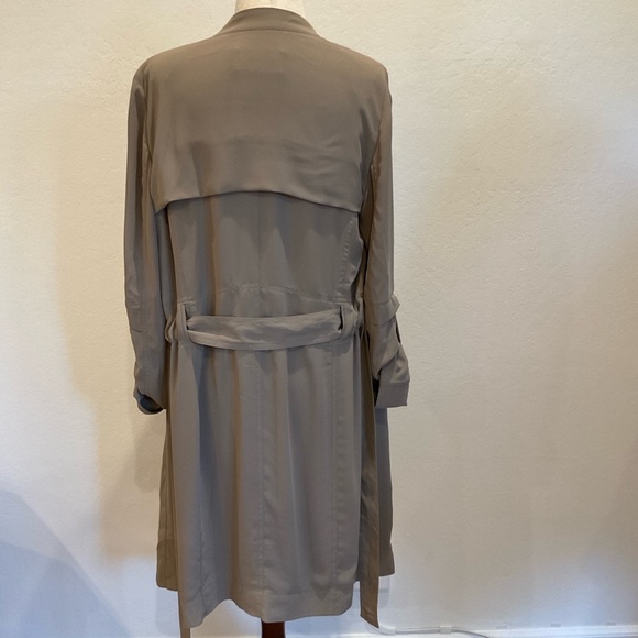 Babaton Quincy Belted Trench Coat Light Weight with Pockets in Taupe Xsm… - Picture 7 of 15